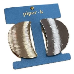 🌙🔹️ Piper K🔹️beautiful Golden and Silver Toned Half Moon Hair Claw Clips
